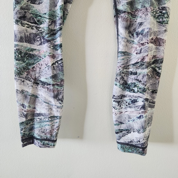 Lululemon Wunder Under High-Rise Tight 25" *Full-On LuxtremeSpringscape Multi - Picture 8 of 10